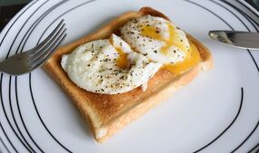 how to microwave poached eggs